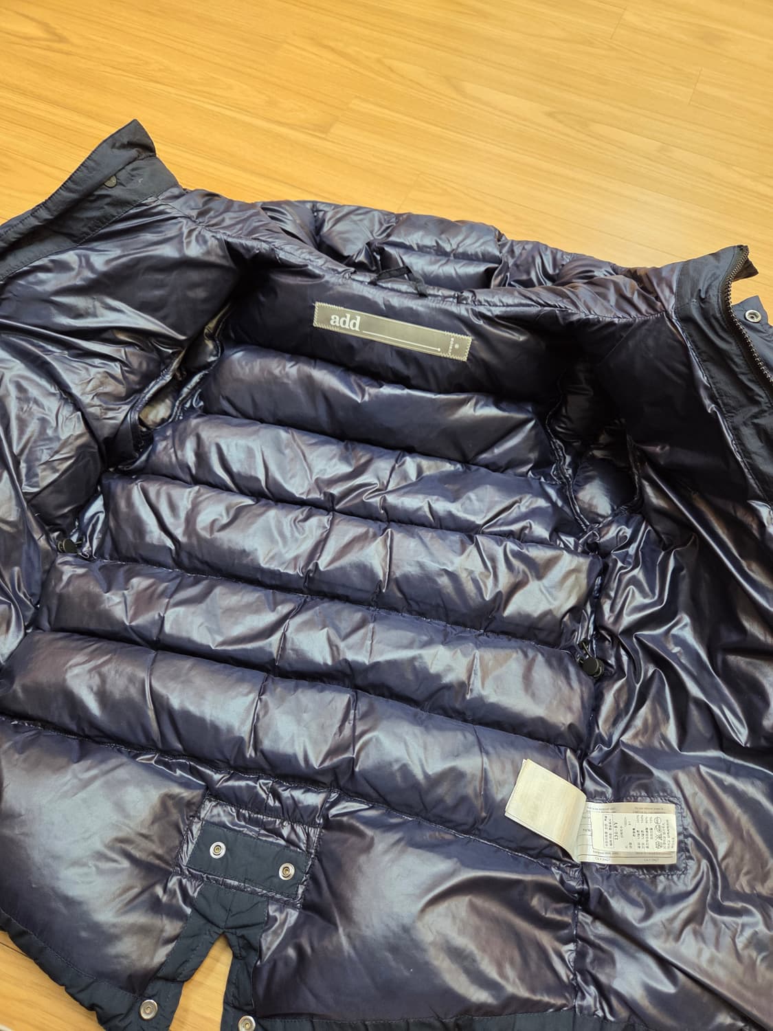 ADD 주니어 롱패딩 네이비 색상입니다. 사이즈는 130(8Y)입니다.  상품이미지4