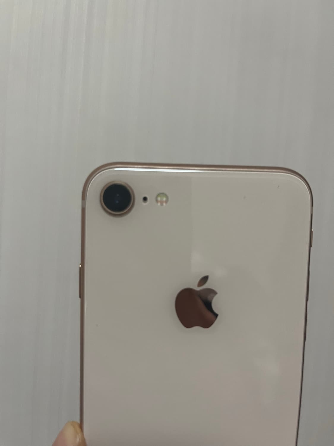 아이폰8 골드 64기가 배터리100 팝니다 상품이미지2