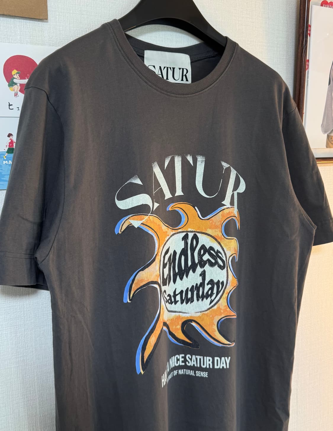 [XL]세터 썬레트로 그래픽 반팔 레트로 차콜 상품이미지2