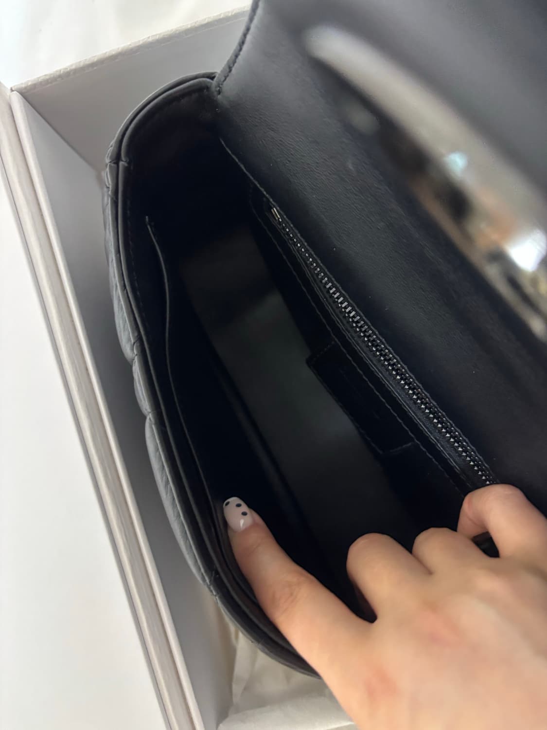 디올 카로 스몰 크로스백 블랙(한국명품감정서포함) 상품이미지2