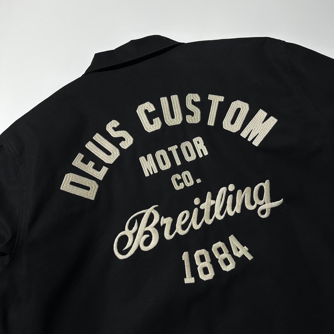 데우스 엑스 마키나 x 브라이틀링 로고 코치 자켓 상품이미지6