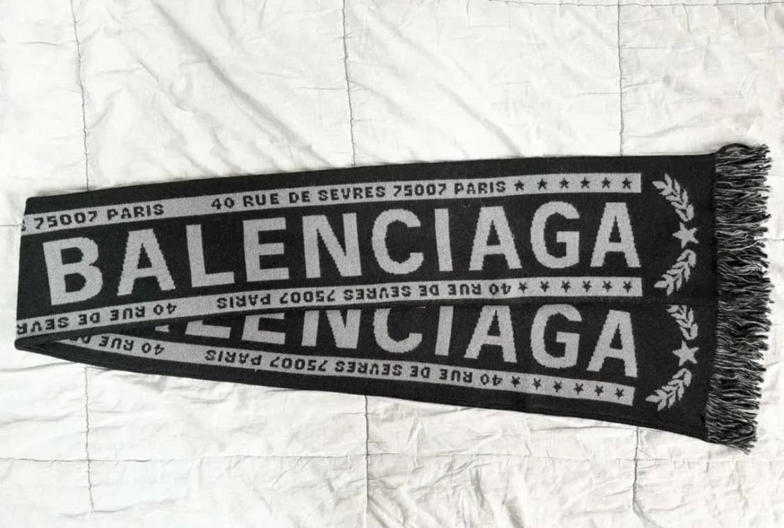 발렌시아가 블랙 머플러 상품이미지1