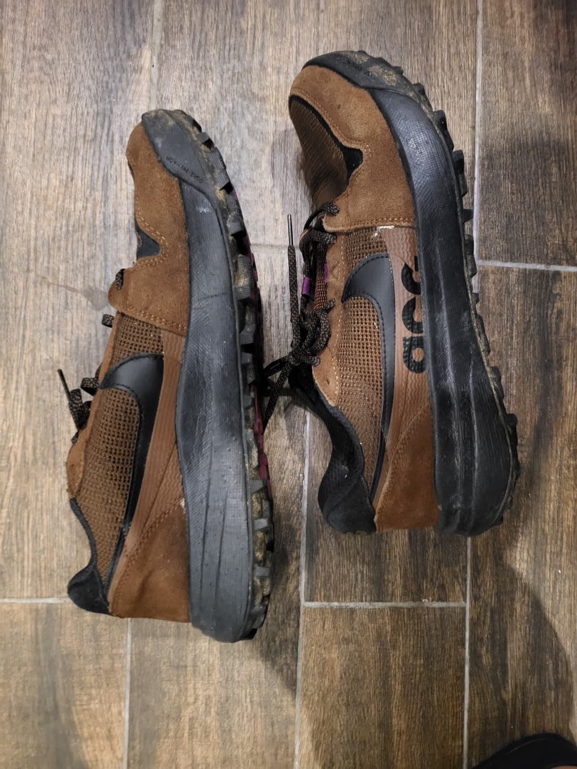 스우시 로고 로우탑 스니커즈 265 상품이미지1