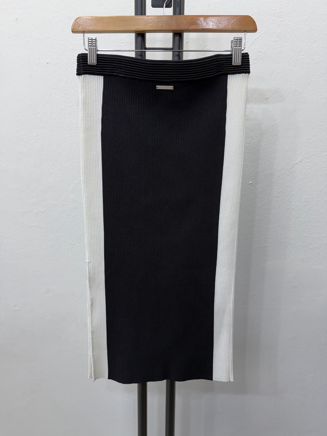 정품) 마이클코어스 블랙 화이트 배색 니트 스커트 S 상품이미지4