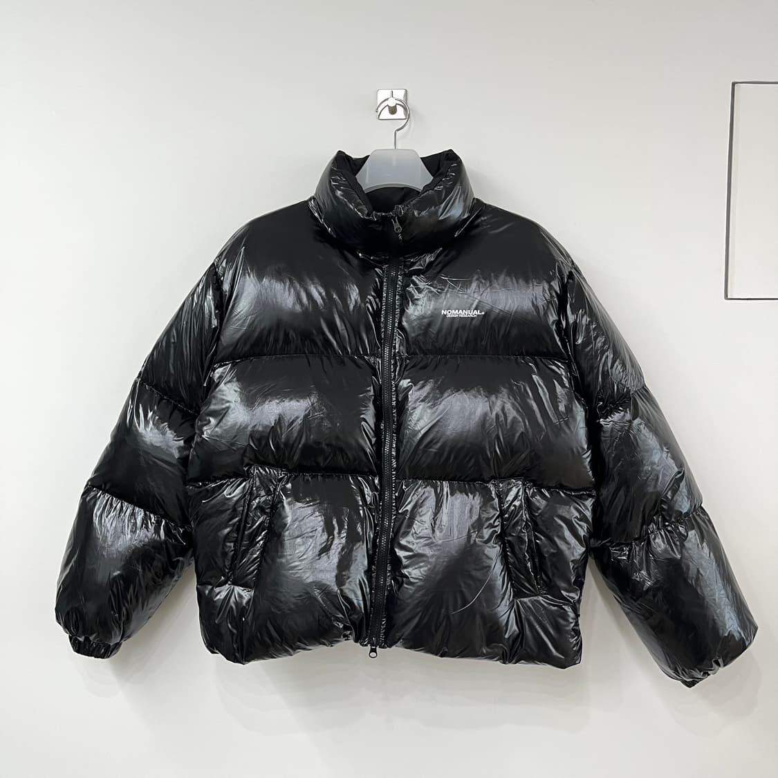 노매뉴얼 LUKE 덕다운 글로시 블랙 패딩 상품이미지2