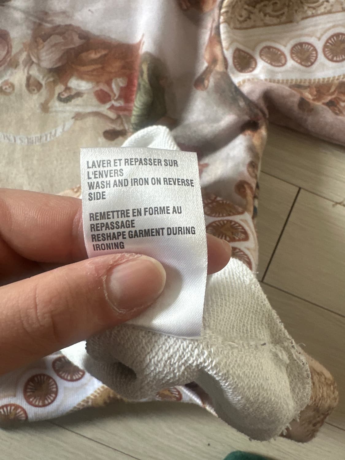 지방시 맨투맨 상품이미지4