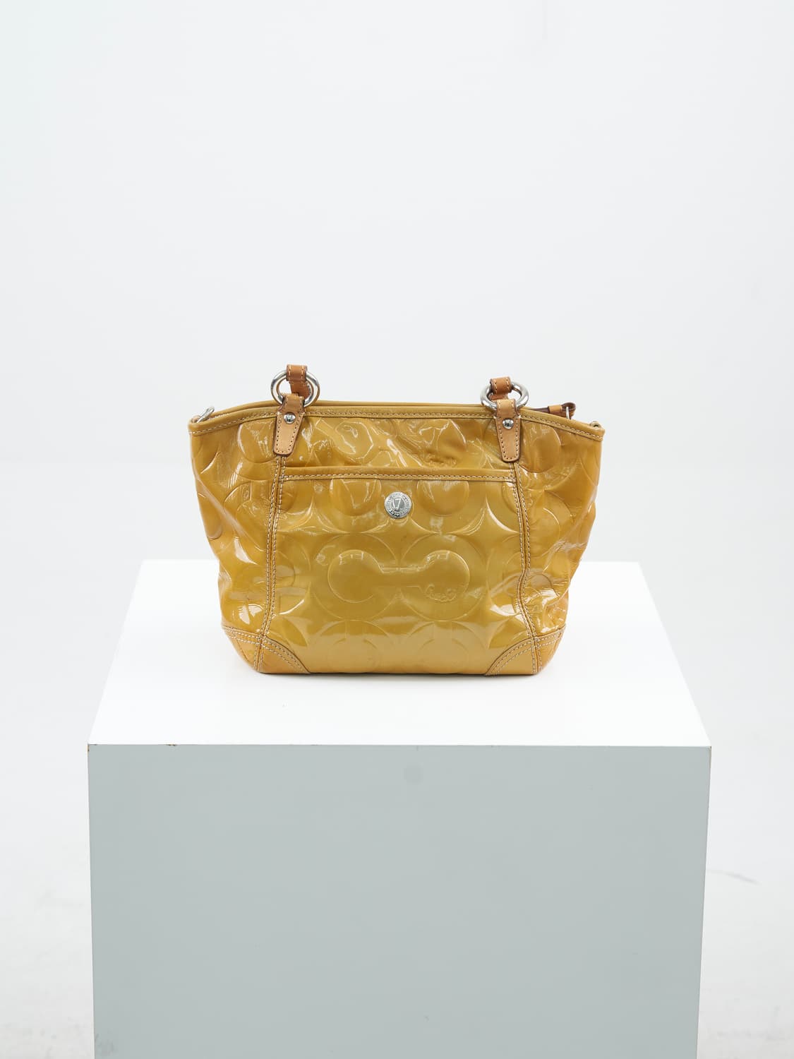 Coach Enamel yellow shoulder bag 상품이미지2