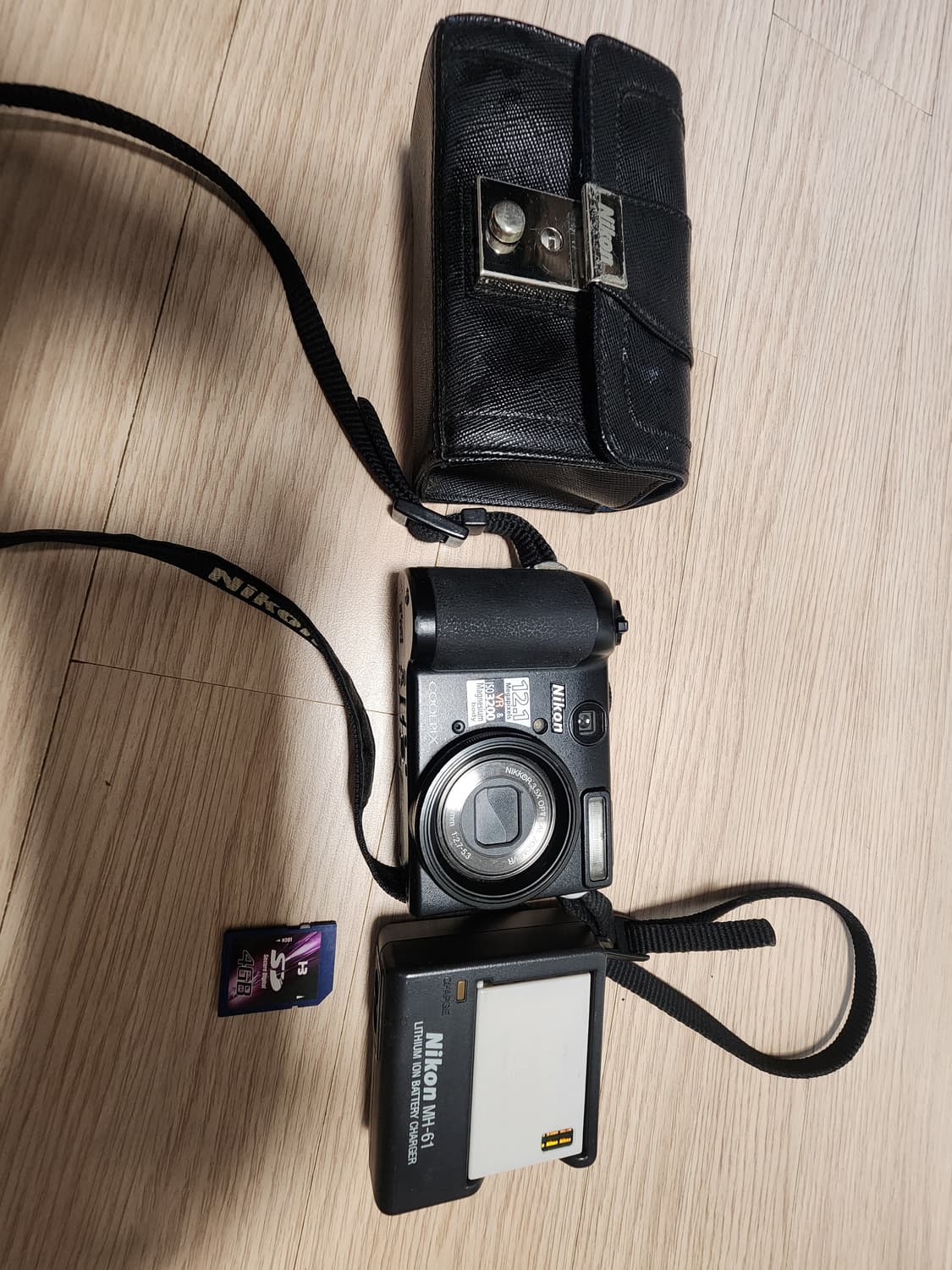 니콘 쿨픽스 P5100 블랙 디지털 카메라 상품이미지2