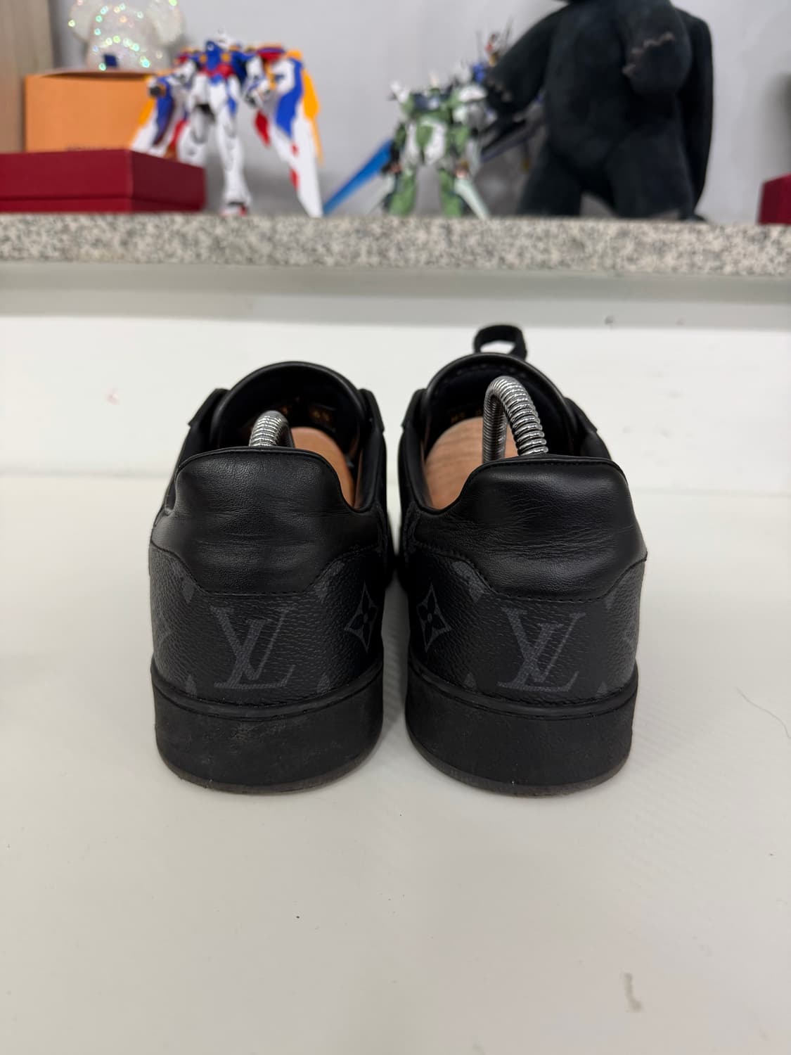 정품) 루이비통 리볼리 모노그램 스니커즈 6.5(260) 상품이미지6