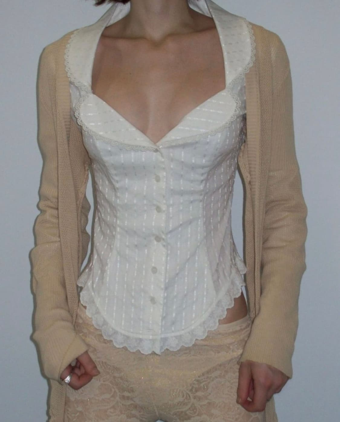 택포•스컬프터 Clover Leaf Neck Blouse 상품이미지3