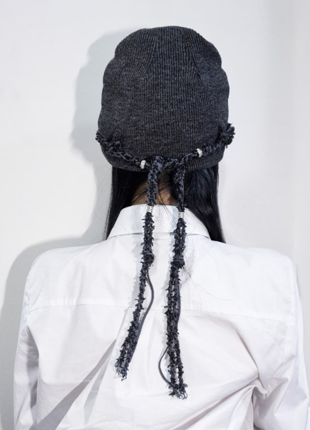 KNIT BRAID BEANIE . CHARCOAL 상품이미지4