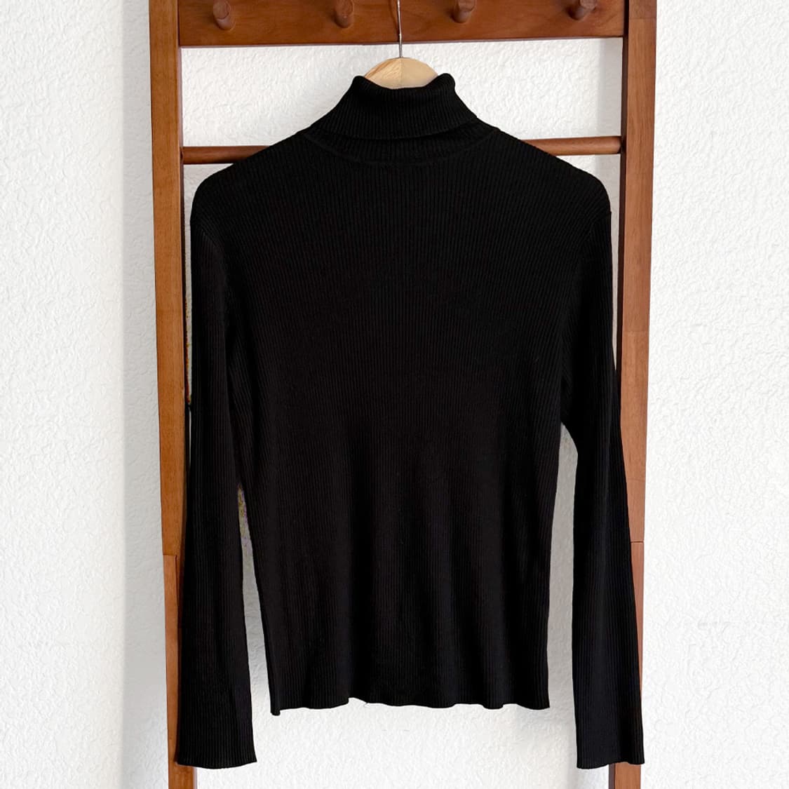 모노 블랙 터틀넥 티 상품이미지1