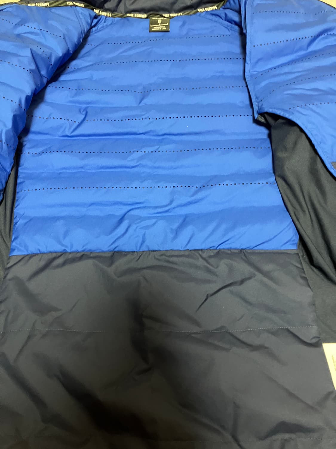 나이키 에어로로프트 자켓 상품이미지3