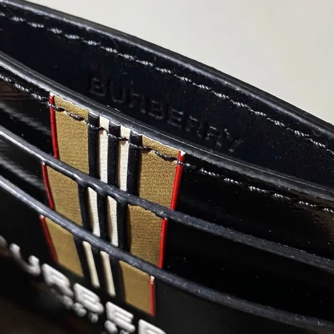 [정품] BURBERRY 버버리 로고 아이콘 스트라이프 프린트 카드지갑 상품이미지6
