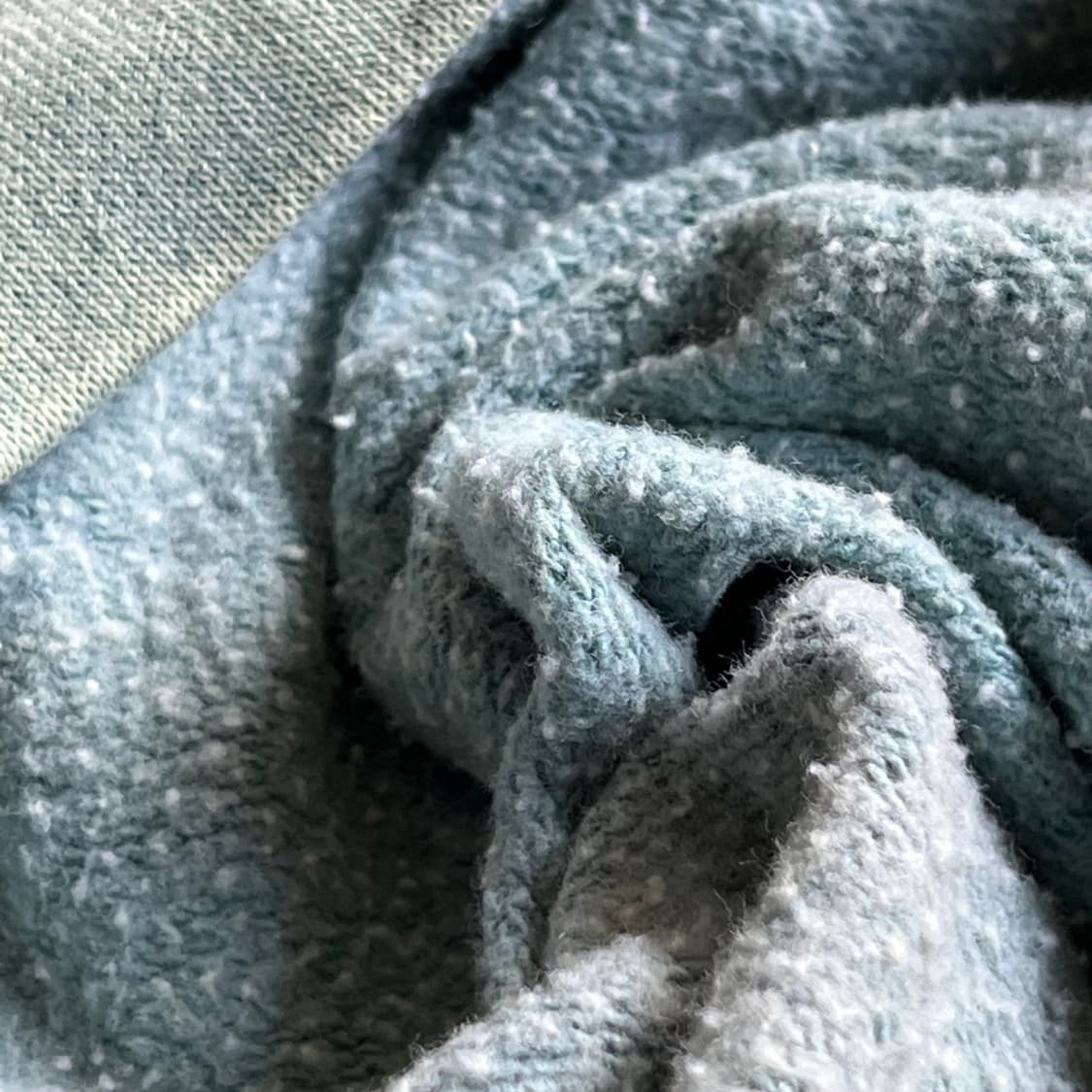 Embossing Sweatshirt 후루츠패밀리