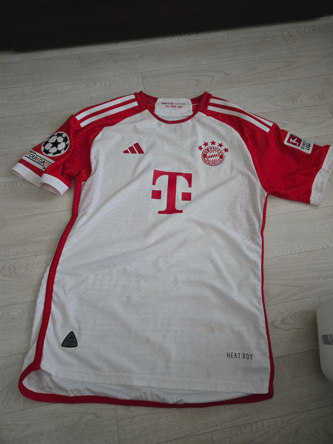 아디다스 바이에른 뮌헨 23-24 홈 김민재 마킹 3번 XL 상품이미지2