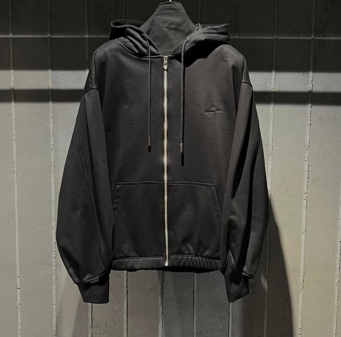 송지오 컬렉션 PURE REBEL 엠브로이드 집업 상품이미지2