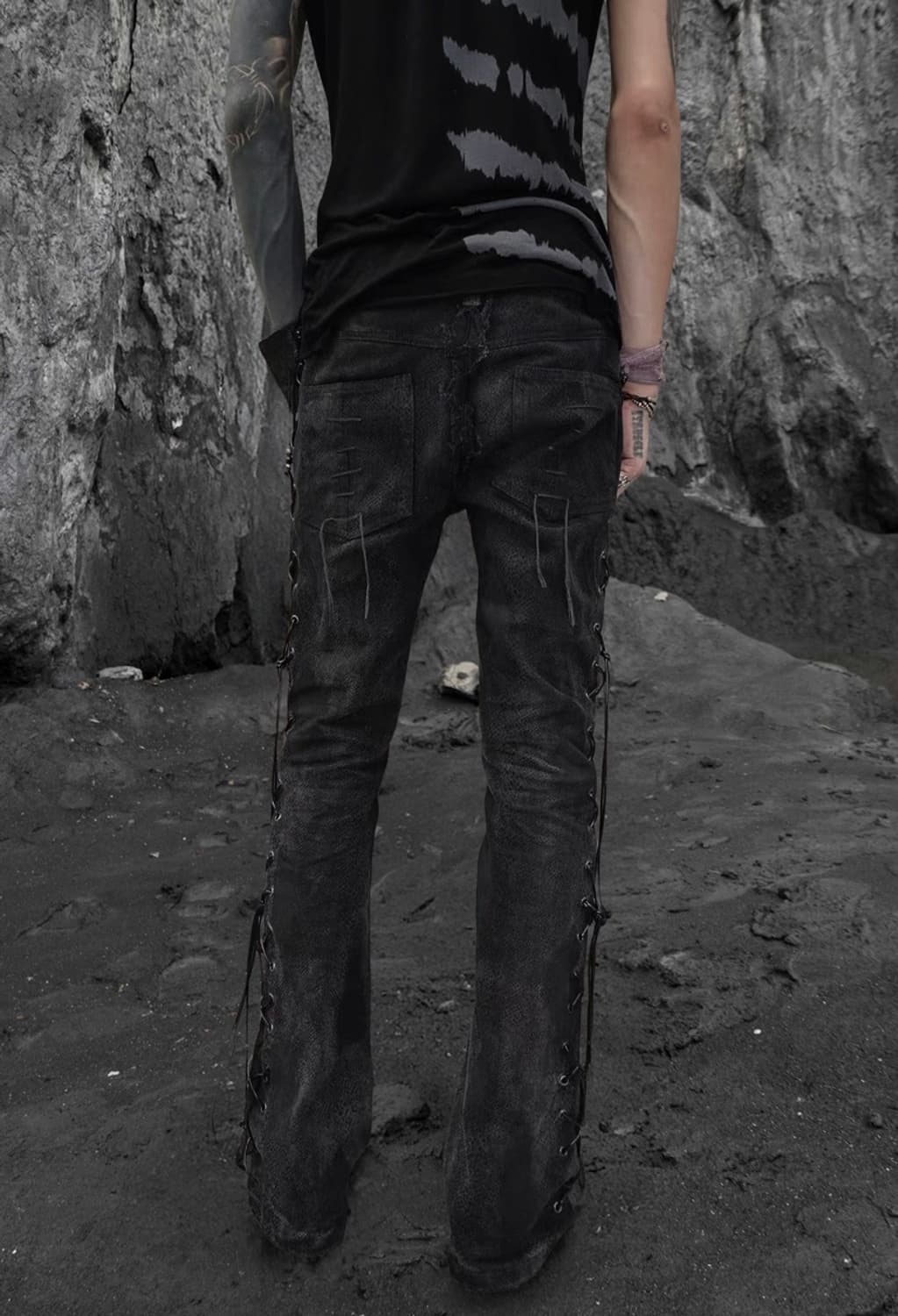 (판매,교환)the space bet ween us black snake 상품이미지5