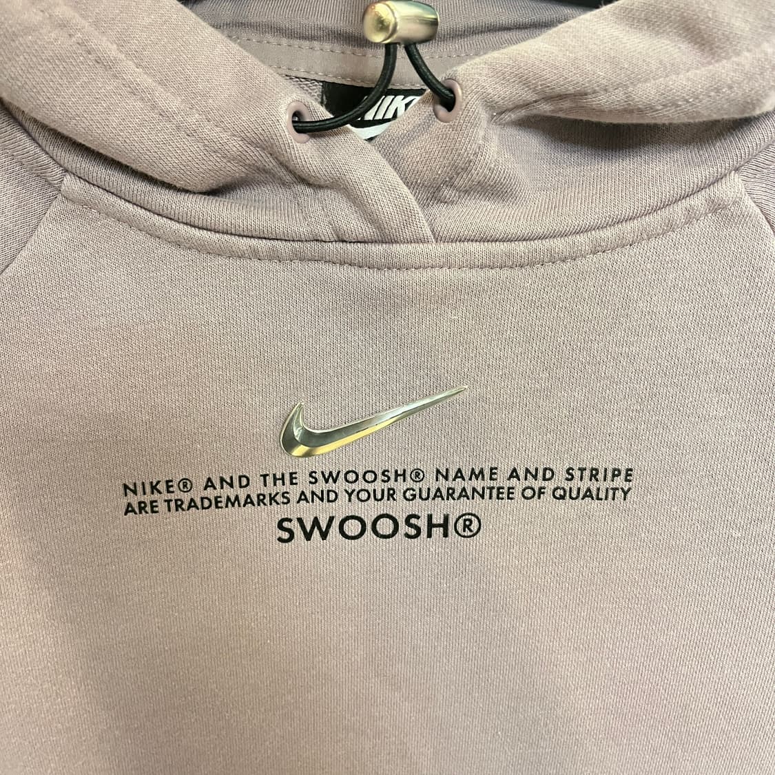 (여성 L) 나이키 우먼 메탈릭 필링 스우시 센터로고 더블포켓 후드티셔츠 상품이미지2