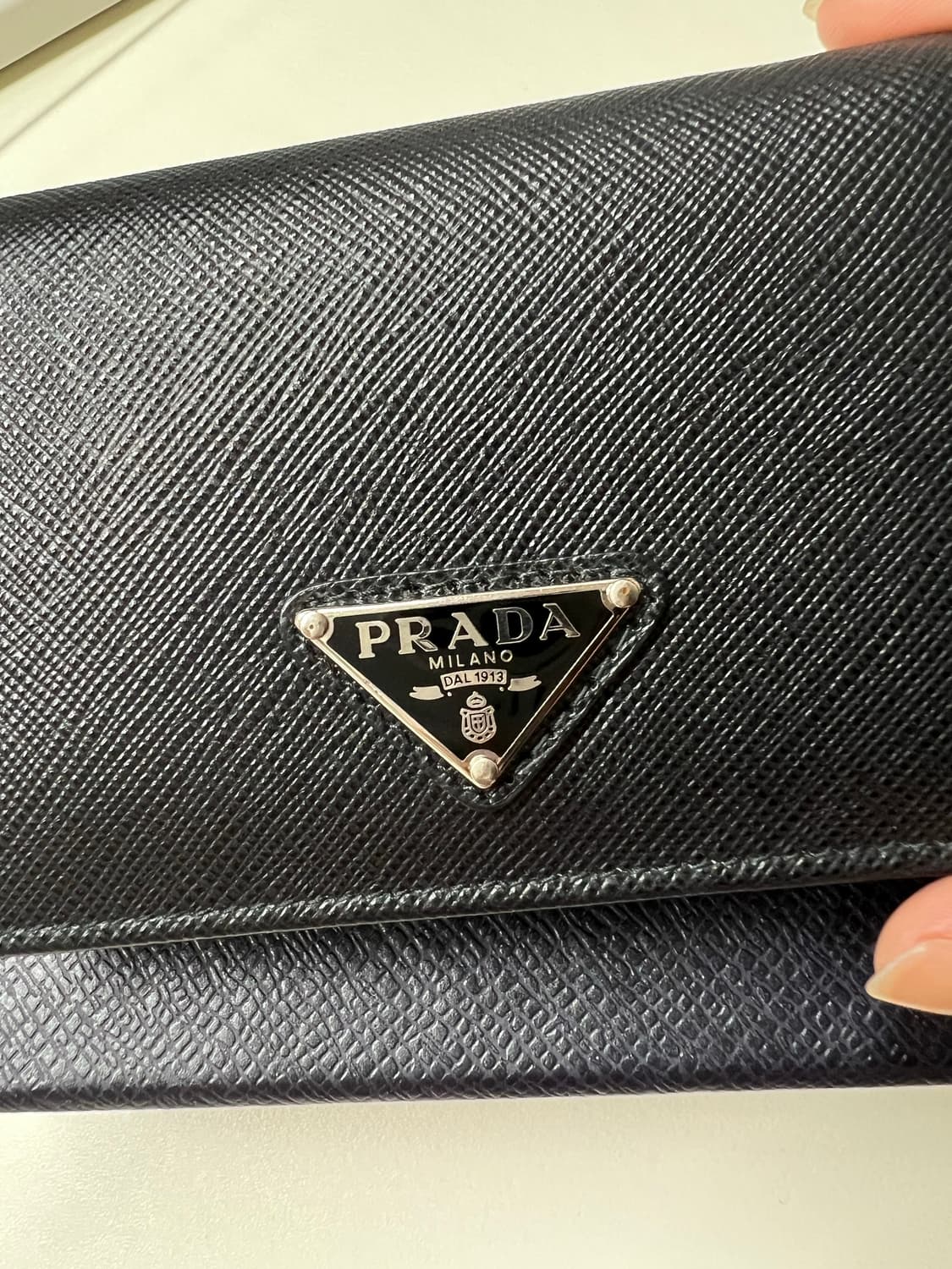 프라다 사피아노 트라이앵글로고 반지갑 상품이미지3