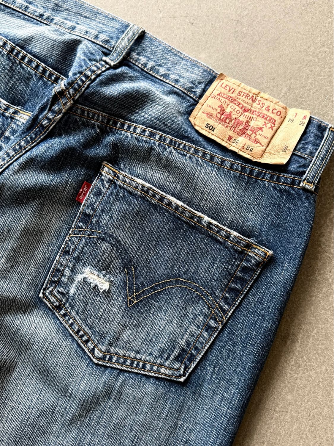 Vintage Levi’s 501 Distressed Denim Pant 상품이미지4