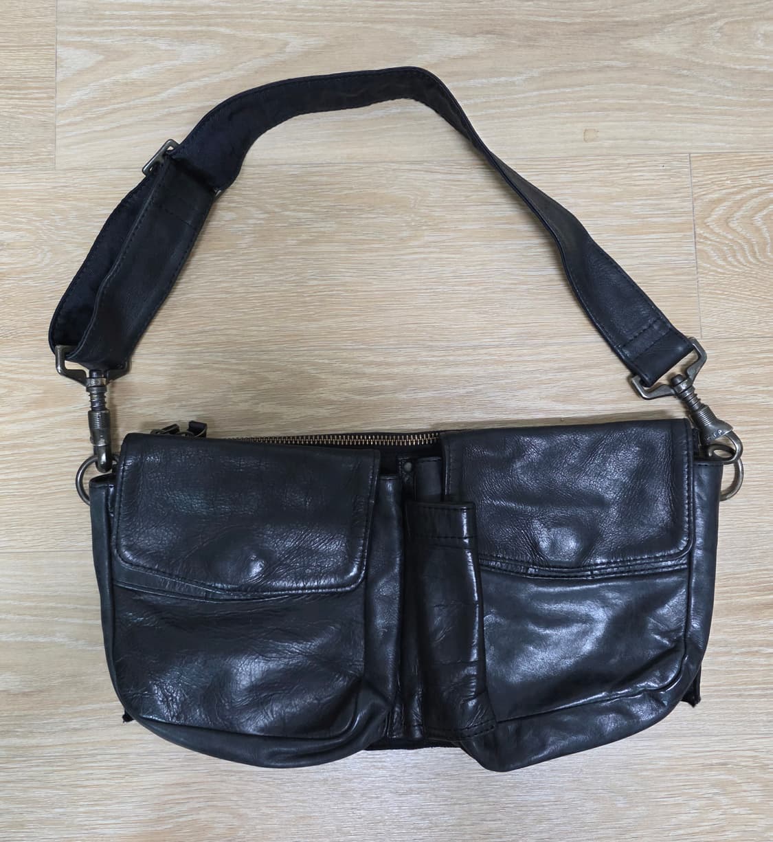 도쿄 b. stuff 레더 멀티 포켓  힙색 상품이미지1