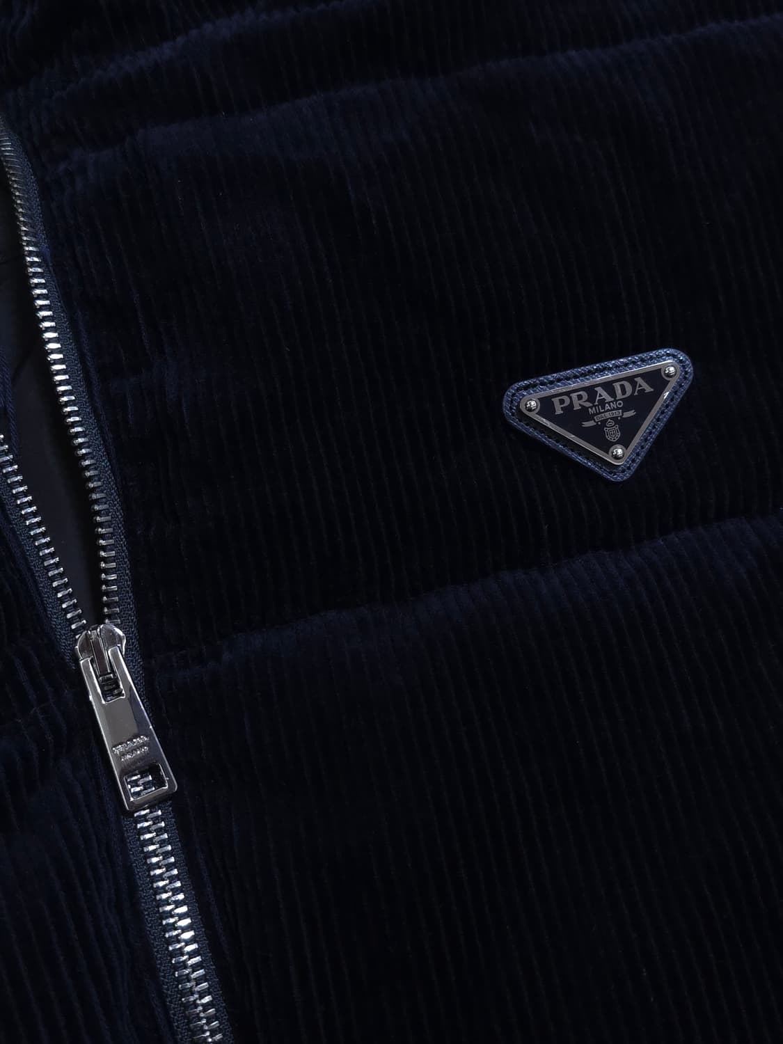 [50] 프라다 코듀로이 패딩 네이비(SGC072) 상품이미지4