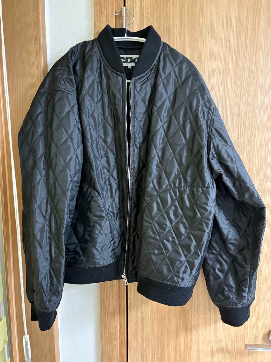 꼼데가르송 CDG 백 로고 84-85 퀄팅 스태프 블루종 자켓 블랙  상품이미지1