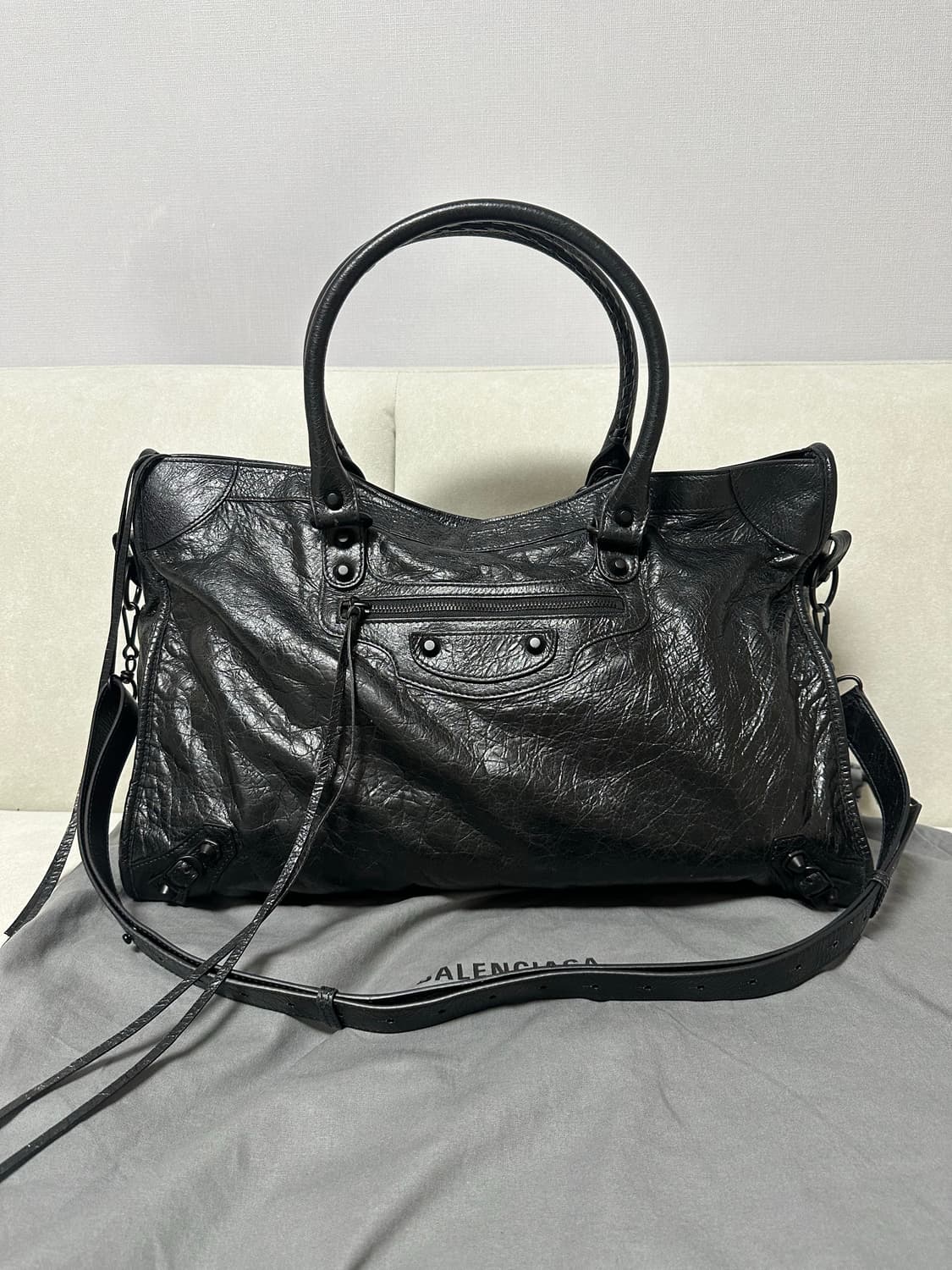 [S급 정품] 발렌시아가 르 시티 모터백 라지 블랙 상품이미지6