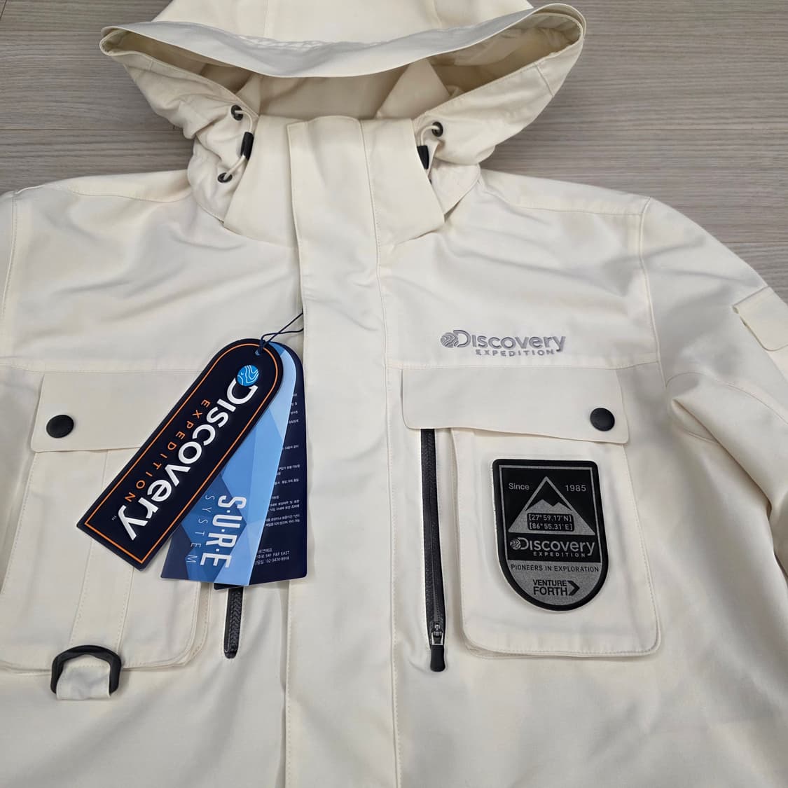 디스커버리 익스페디션의 멀티포켓 바람막이 재킷 새상품 상품이미지3