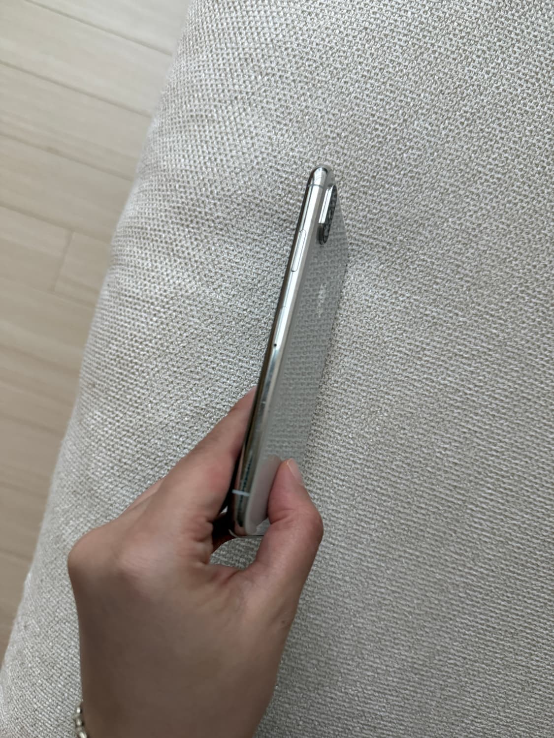 아이폰xs 실버 256 (+아이폰 정품 가죽케이스) 상품이미지3