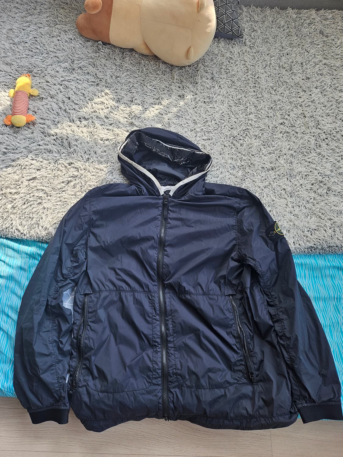 [L] 스톤아일랜드 스킨터치 나일론 후드 바람막이 네이비 상품이미지1