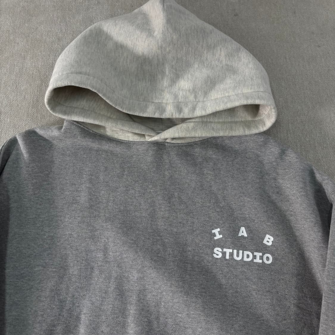 95 아이앱스튜디오 듀얼 그레이 후드티 상품이미지3