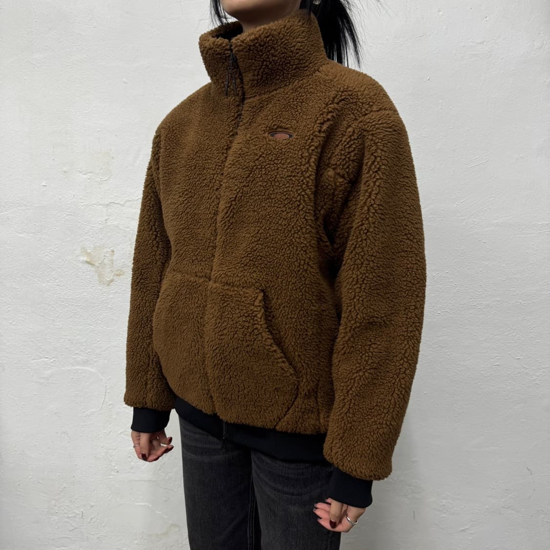 오클리(OAKLEY) 브라운 서클 자수로고 폴리 혼방 덤블 플리스 자켓 상품이미지1