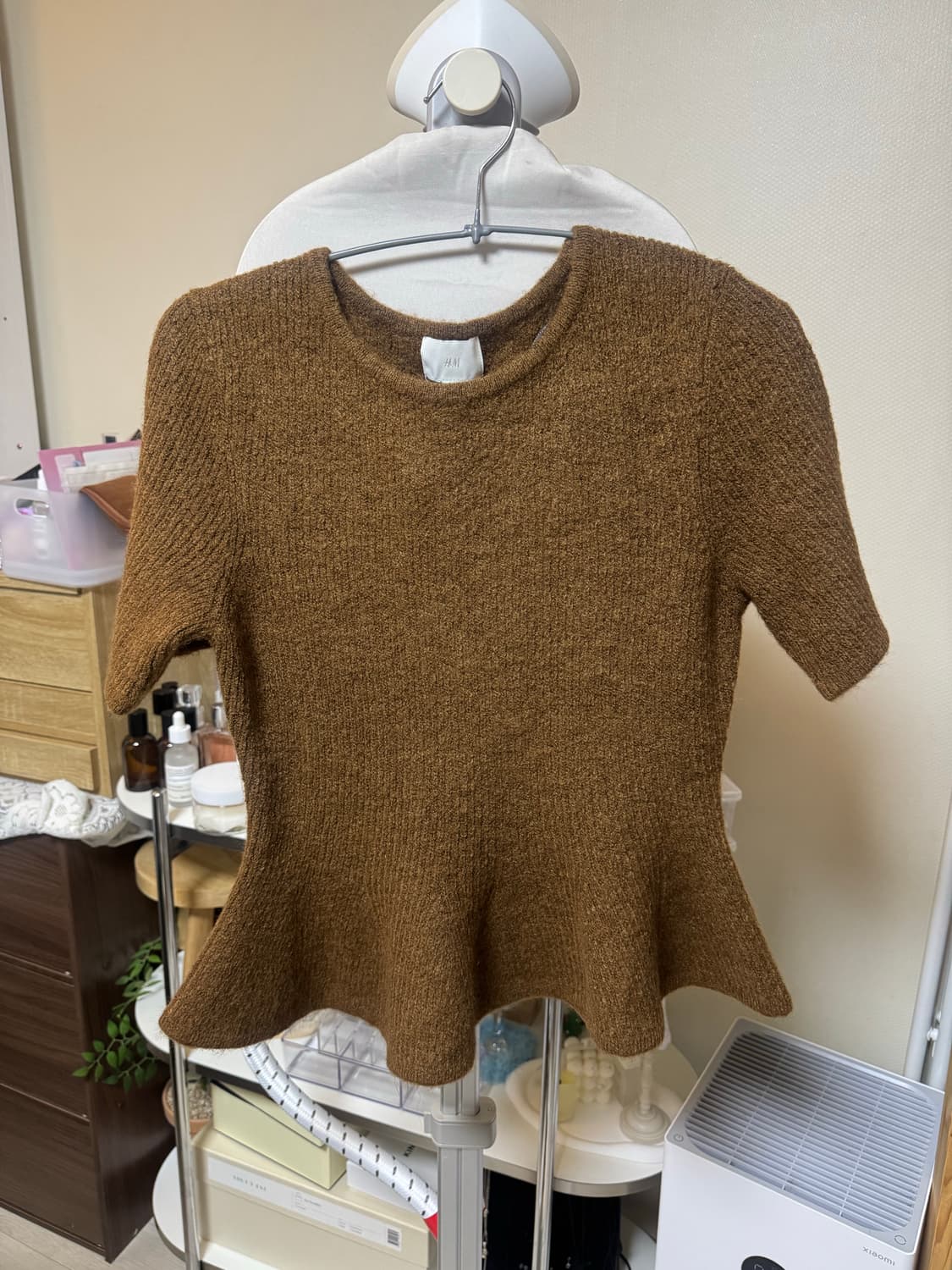 에첸엠 h&m 플레어 반팔 니트 상품이미지2