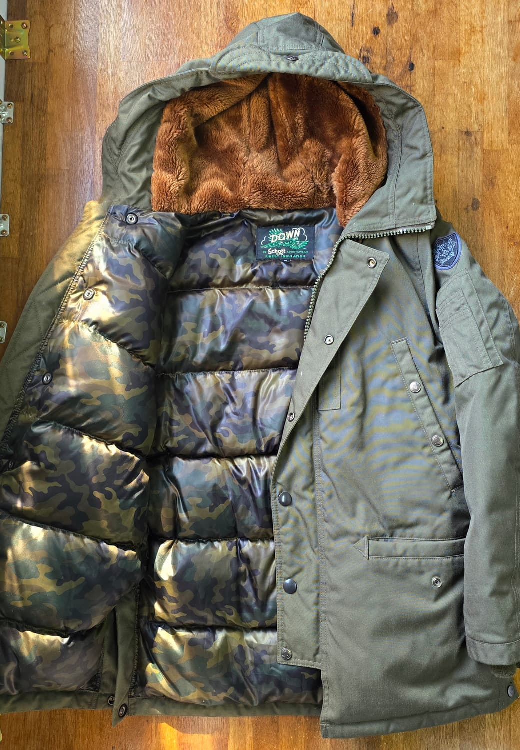 초레어) SCHOTT 쇼트 패딩 M 싸이즈 판매 합니다. 카모 밀리터리 상품이미지1