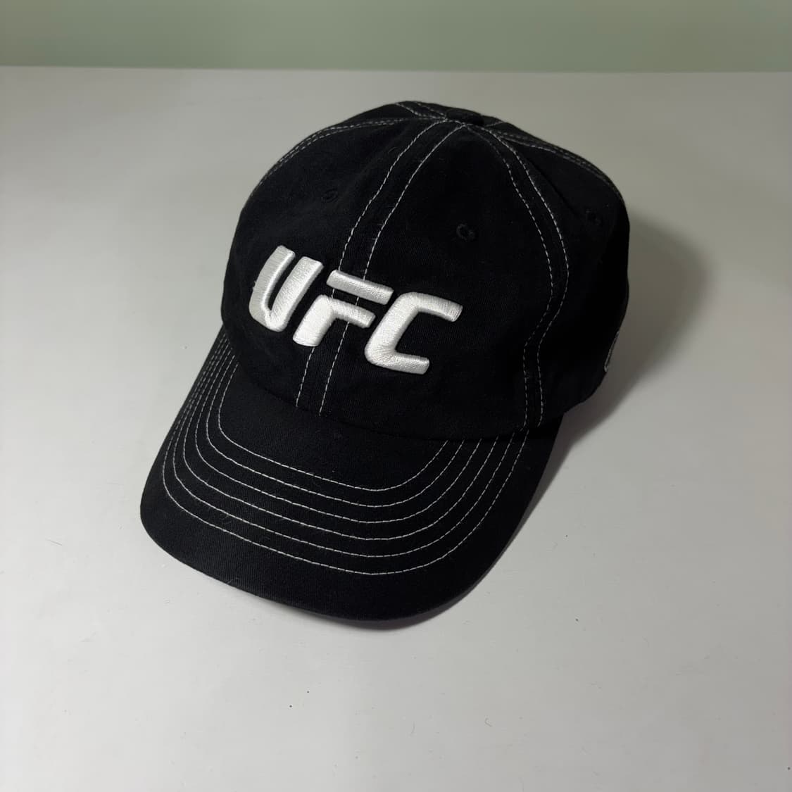 FREE UFC 블랙 스티치 볼캡 상품이미지1