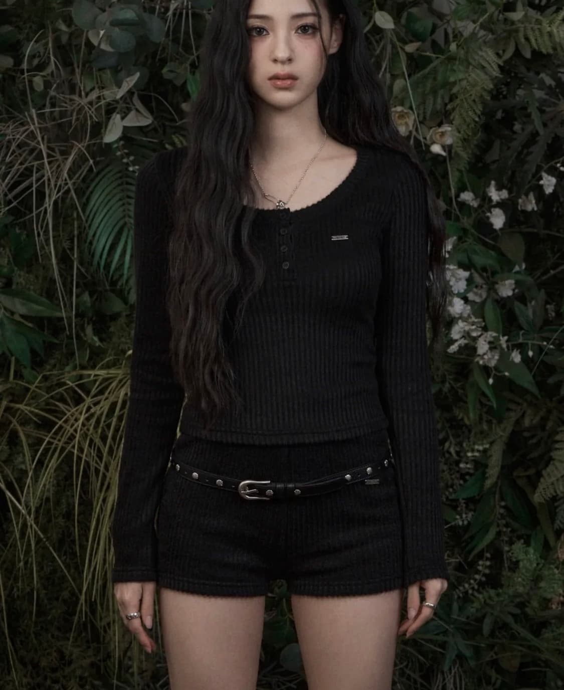 카키포인트 Ribbed Button T-shirt (black) 상품이미지1