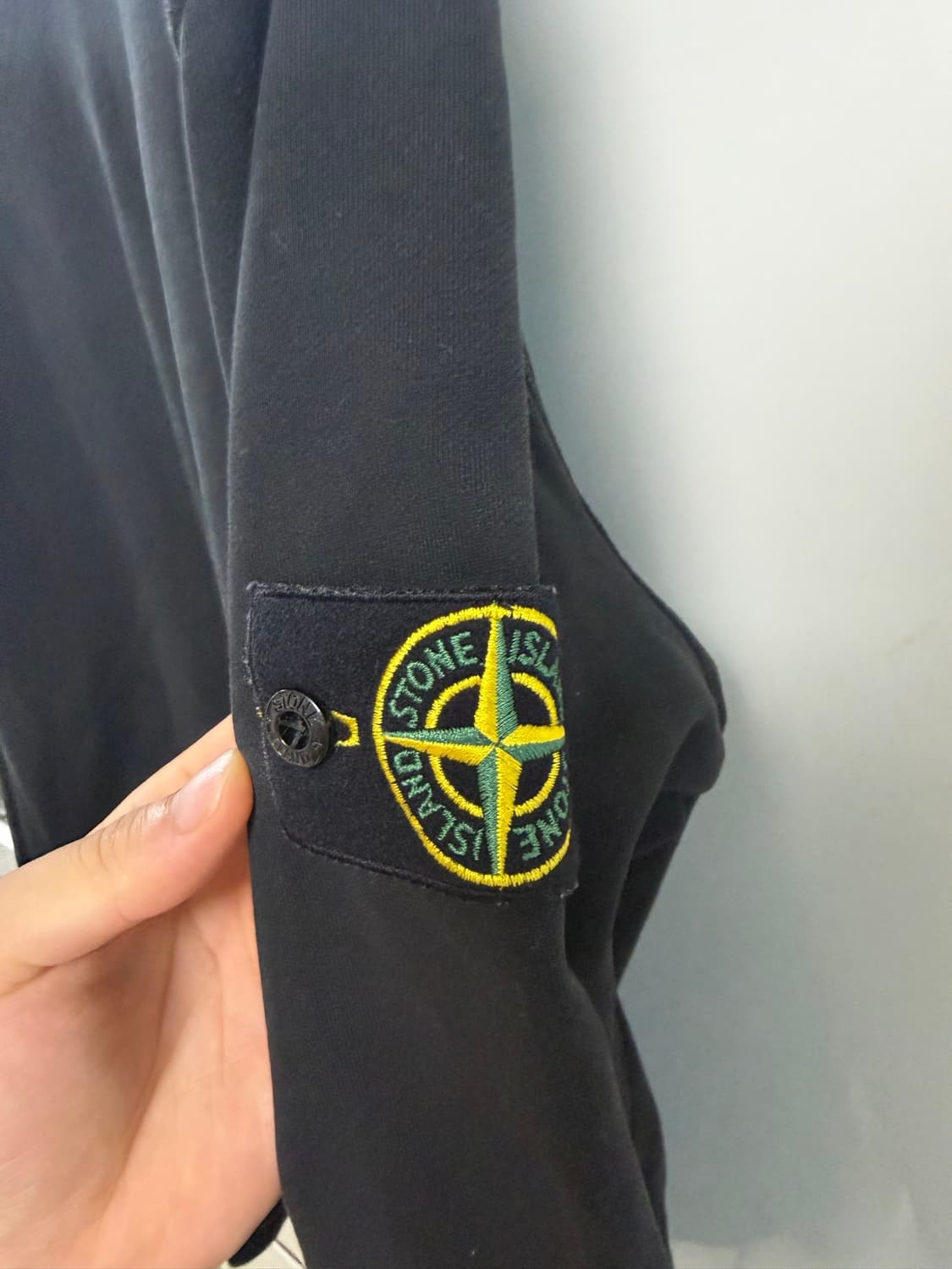 25ss/신품급nfc 스톤아일랜드 맨투맨 블랙 XL 상품이미지2