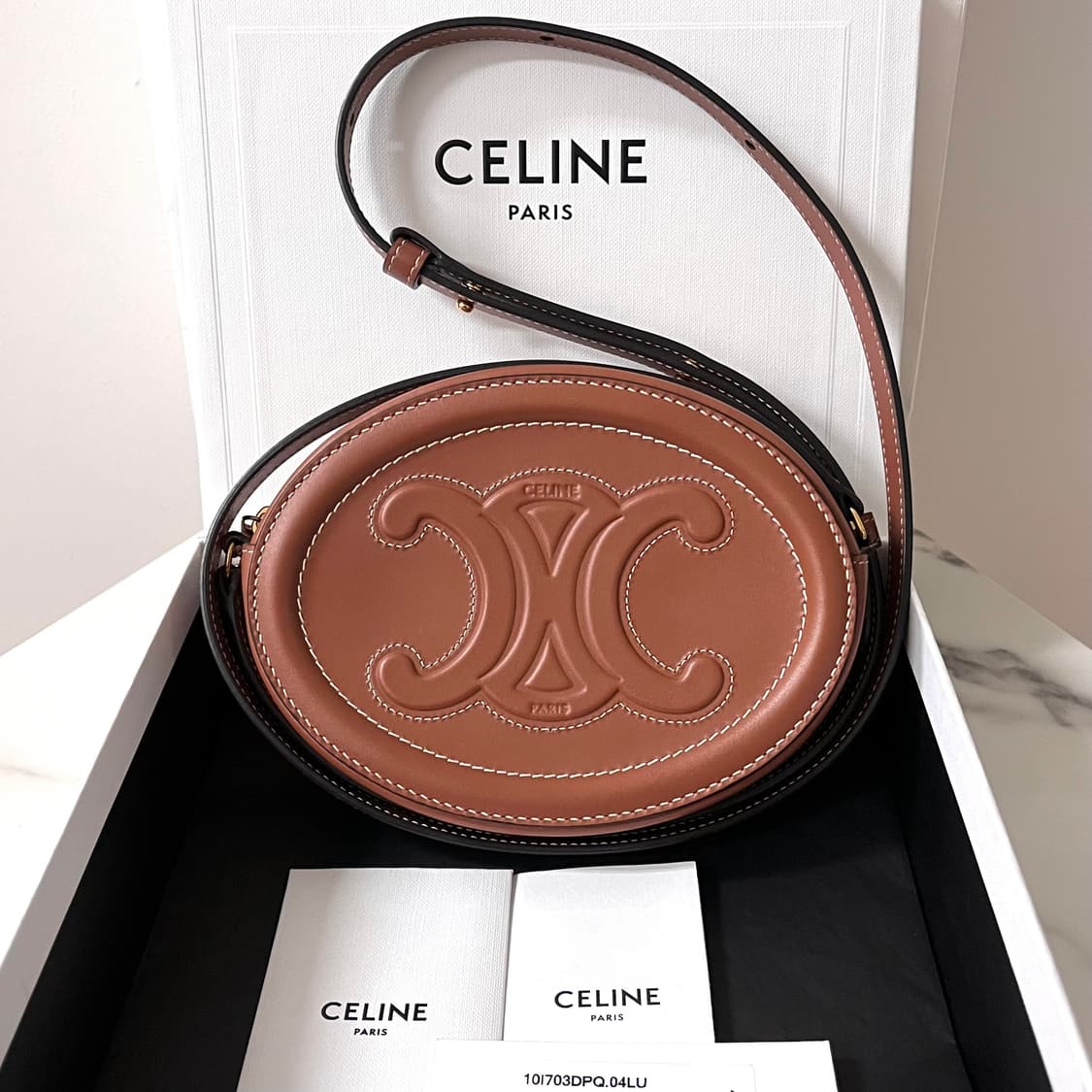 셀린느 오벌 펄스 미니 크로스백 가방 상품이미지1