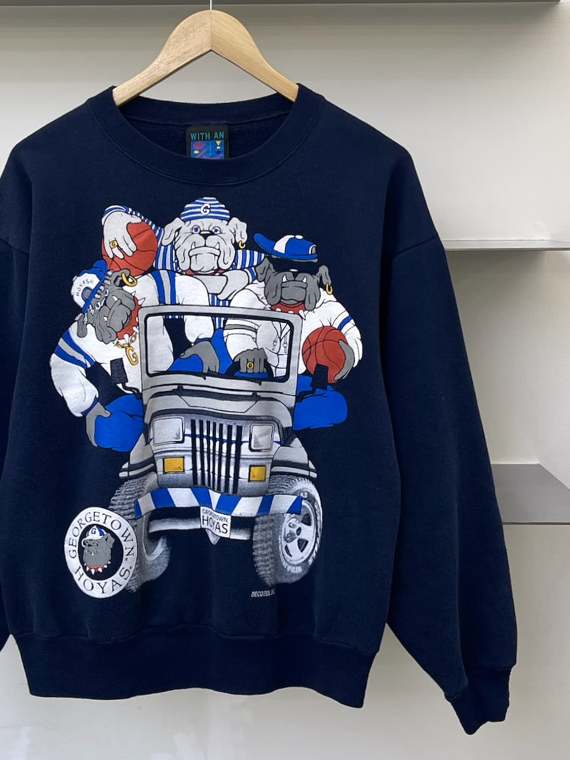위드 언 애티튜드 90s 조지타운 호야스 스웻셔츠 상품이미지2