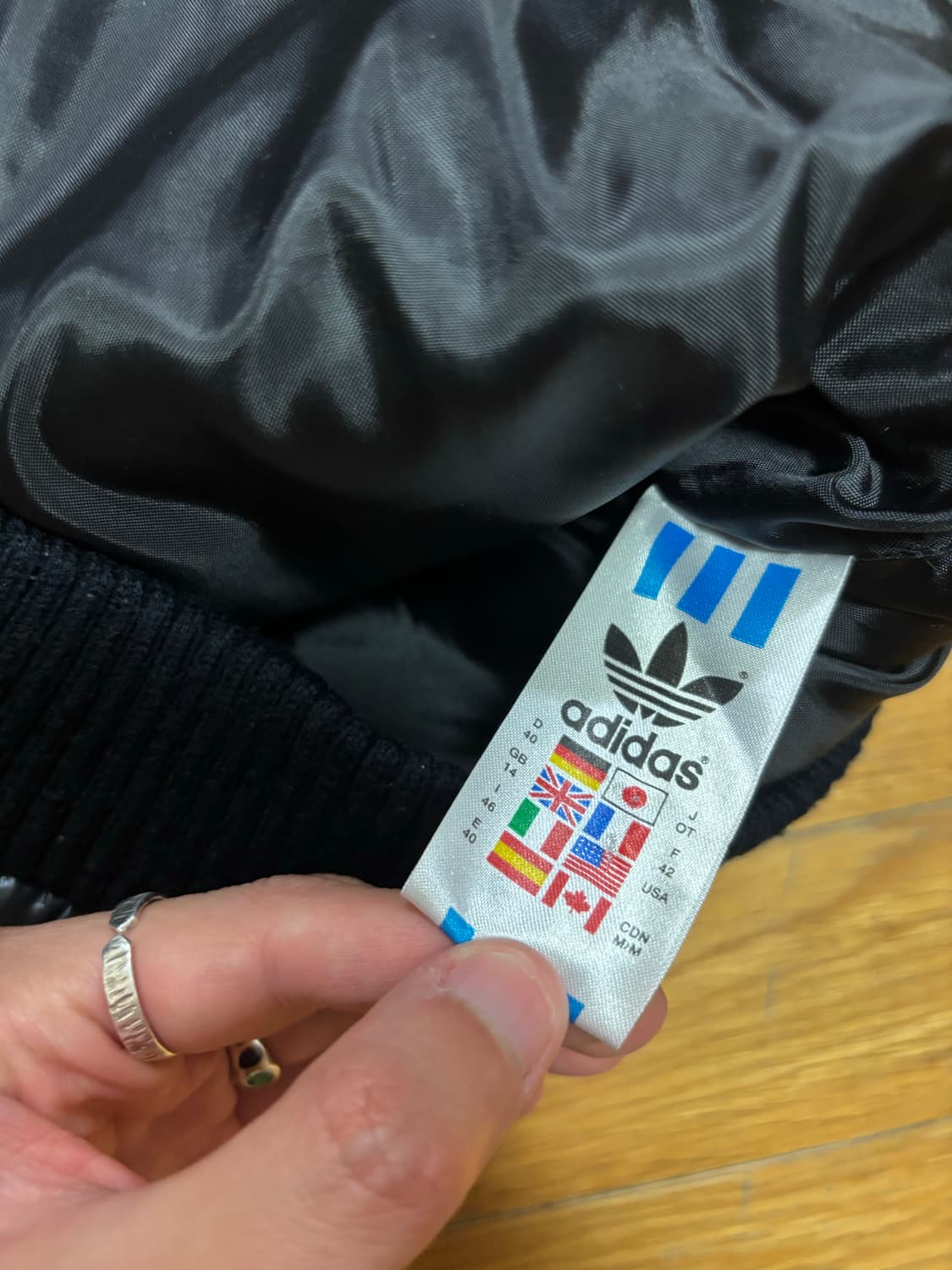 아디다스 퍼이어버드 빈티지 올드스쿨 검빨 패딩 상품이미지10