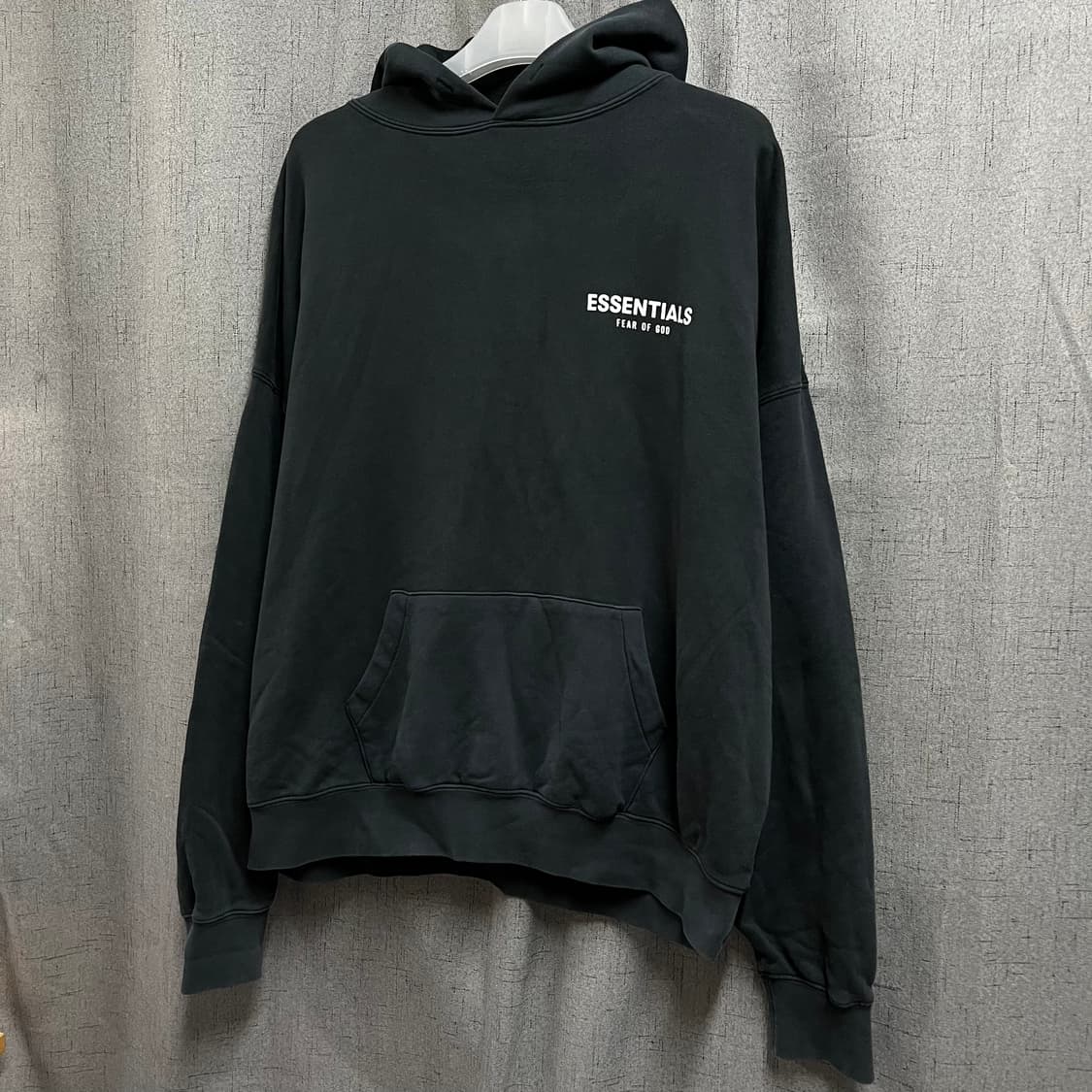 [L] 에센셜 피어오브갓 플로럴 백로고 후드 블랙 상품이미지3