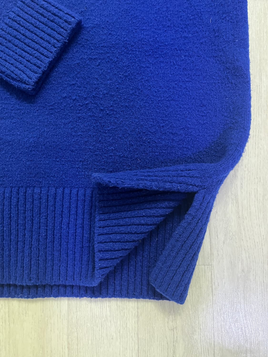 코발트 블루 크루넥 니트 (M~L) 상품이미지2