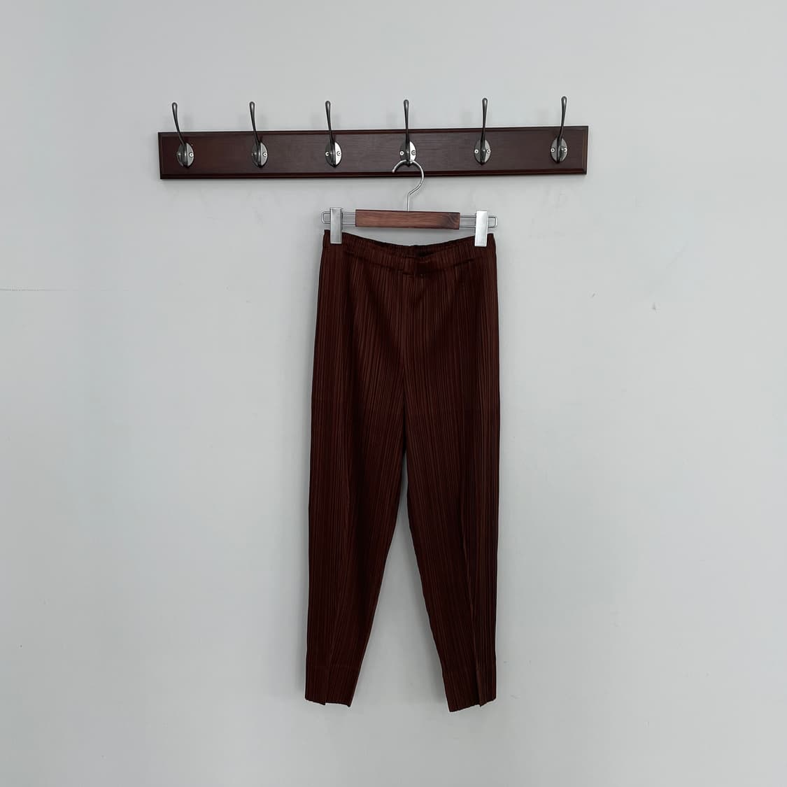 23년식 플리츠플리즈 브라운 팬츠 상품이미지1