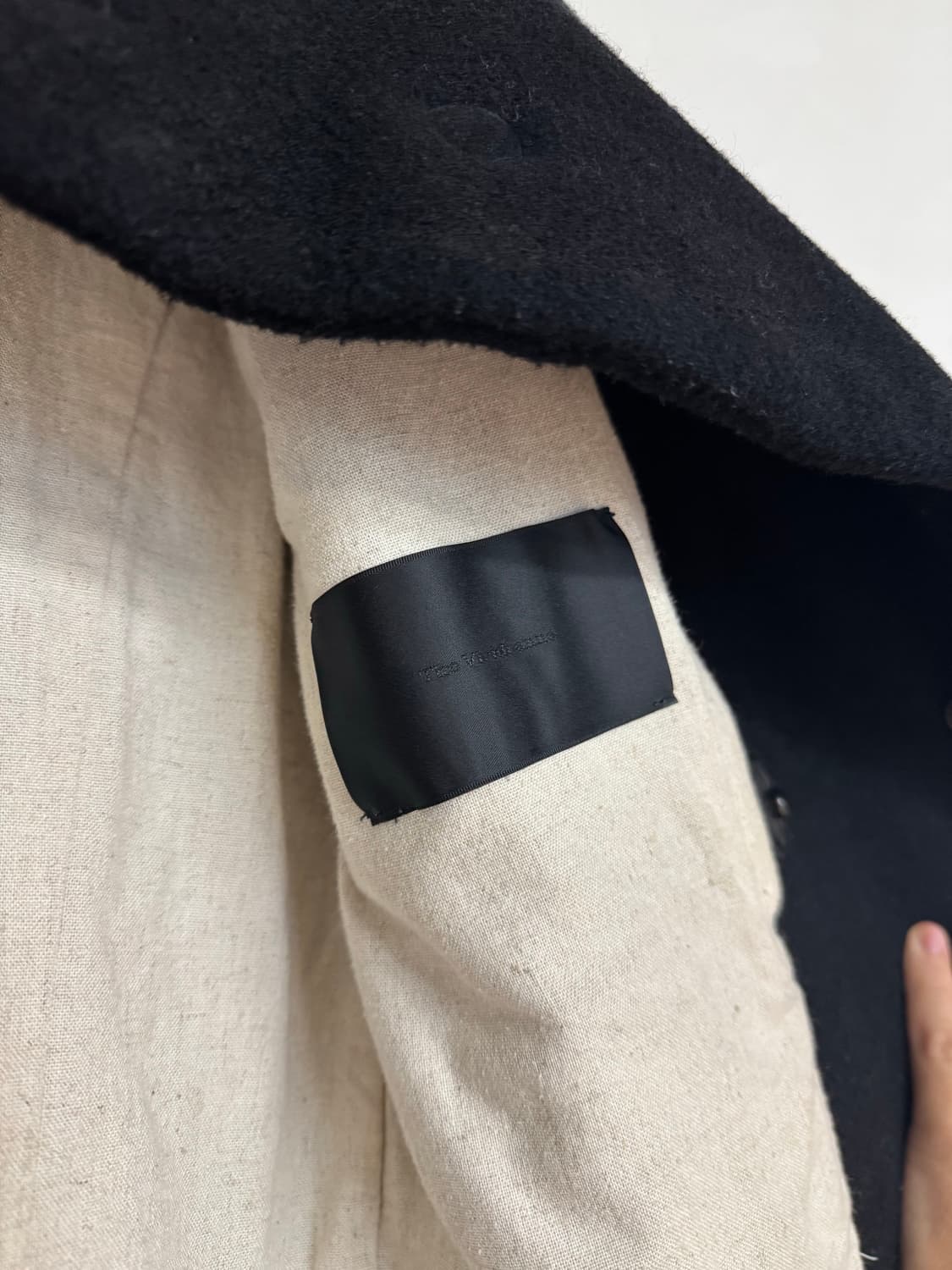 착샷ㅇ) 더 비리디 안느 왁스드 하이넥 코트 상품이미지6