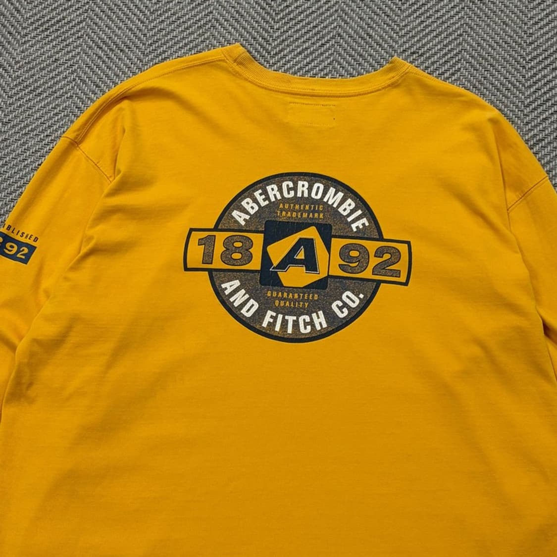 아베크롬비앤피치 백프린팅 롱슬리브 v2157 상품이미지4