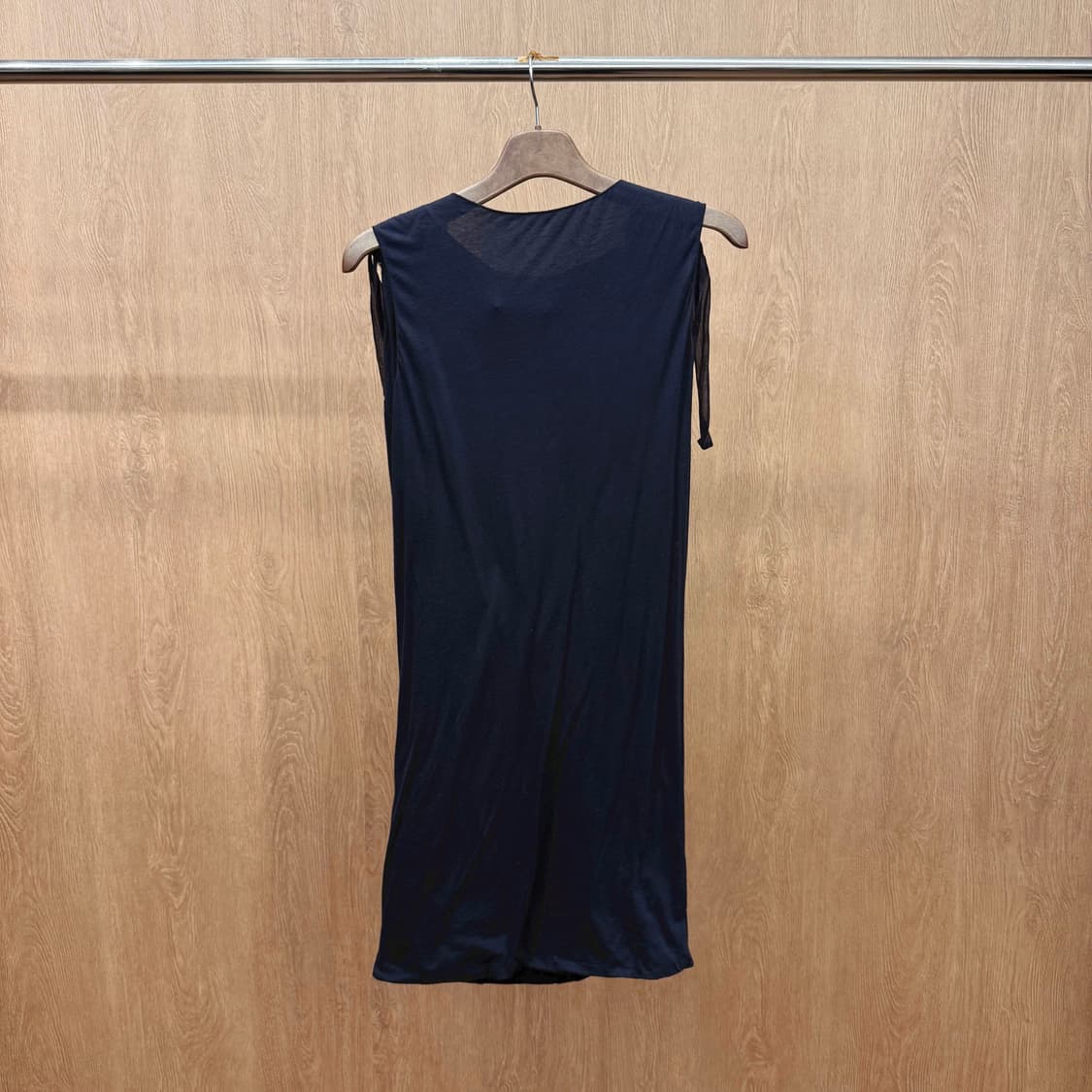 3.1 필립림 숄더 비즈 장식 드레이프 슬리브리스 원피스 네이비 상품이미지3