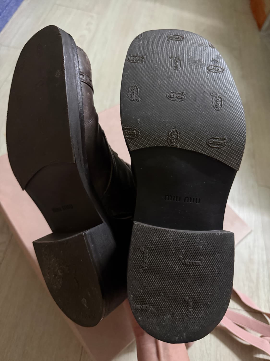 미우미우 24FW 레더 부츠 코코아브라운 39사이즈 상품이미지7