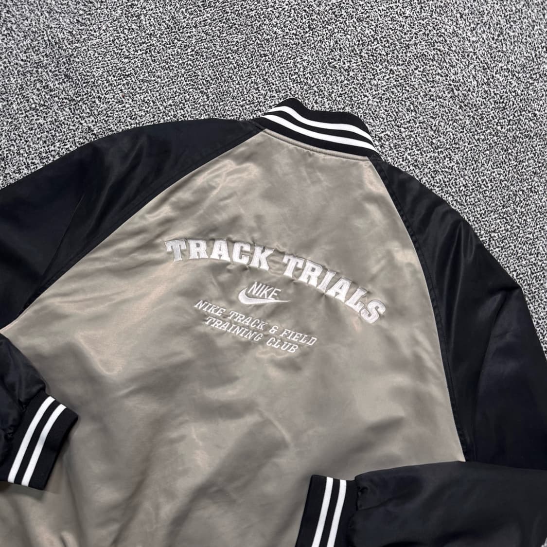 Name : 나이키 올드스쿨 오버핏 바시티 자켓 :)  상품이미지4